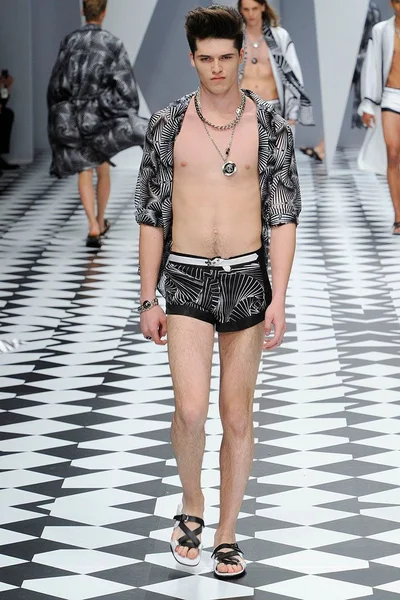 Look 49